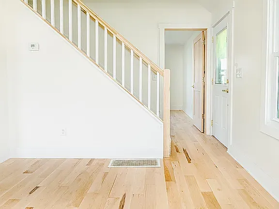 511 W Dodds St — Photo 4