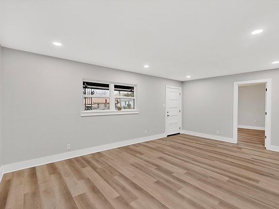 4th image of 5313 Libbey Ave