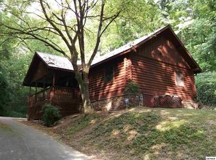 620 Forest Dr, Pigeon Forge, TN 37863