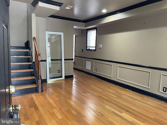 3rd image of 818 Cator Ave