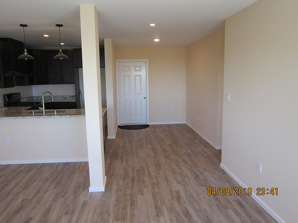Dining area off kitchen
