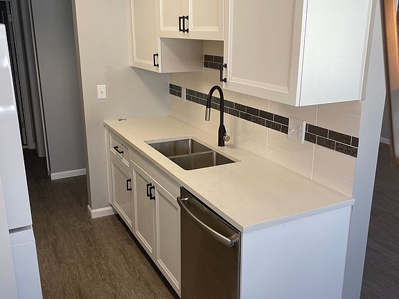 4th image of 3319 Pleasant Ave APT 301