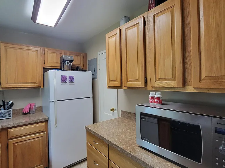 10407 Montrose Ave #201 — Photo 10