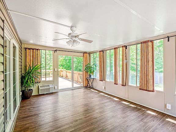 4th image of 47 Kinsley Ln