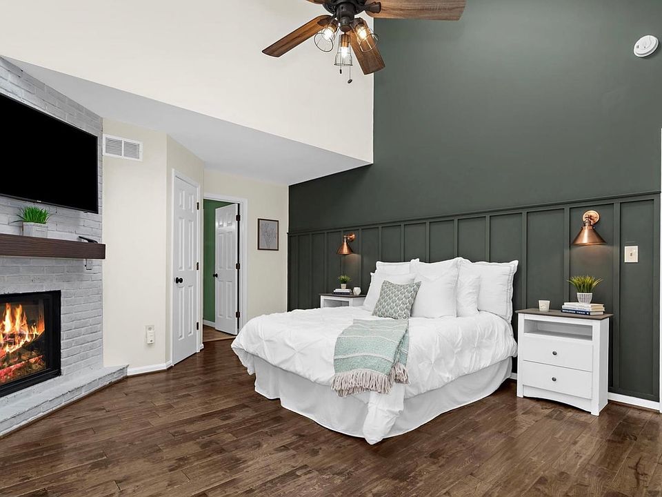 1st image of 20 Windwhisper Ln