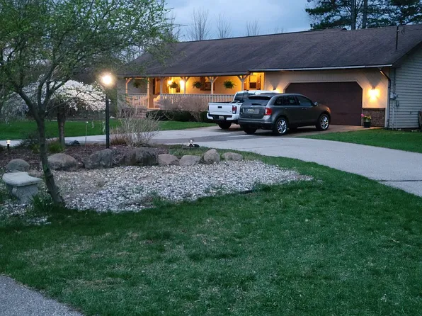 9700 Winans St, West Olive, MI 49460