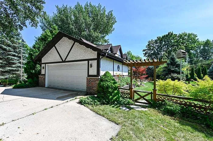 8765 N Fielding Rd — Photo 25