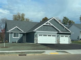 1270 Plum Creek Dr, Eau Claire, WI 54703