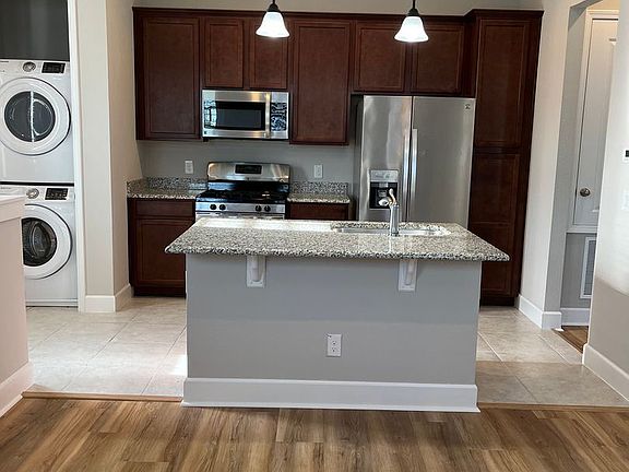 5th image of 942 Densdale Ln
