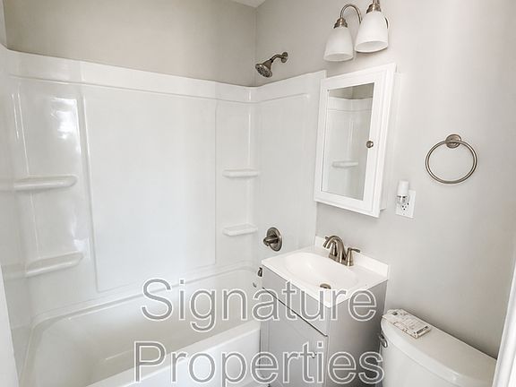 5th image of 631 Quincy St APT J