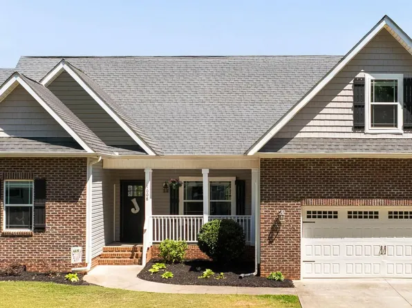 1008 Sylvia St, Greer, SC 29651