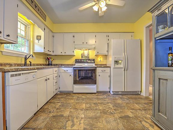 5th image of 4602 Trevino Cir NE