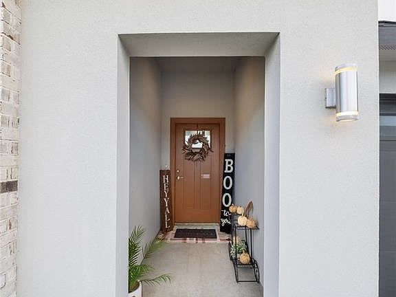 5th image of 12925 Ocean Breeze Ln