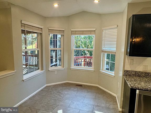 4th image of 32 Cypress Point Ct
