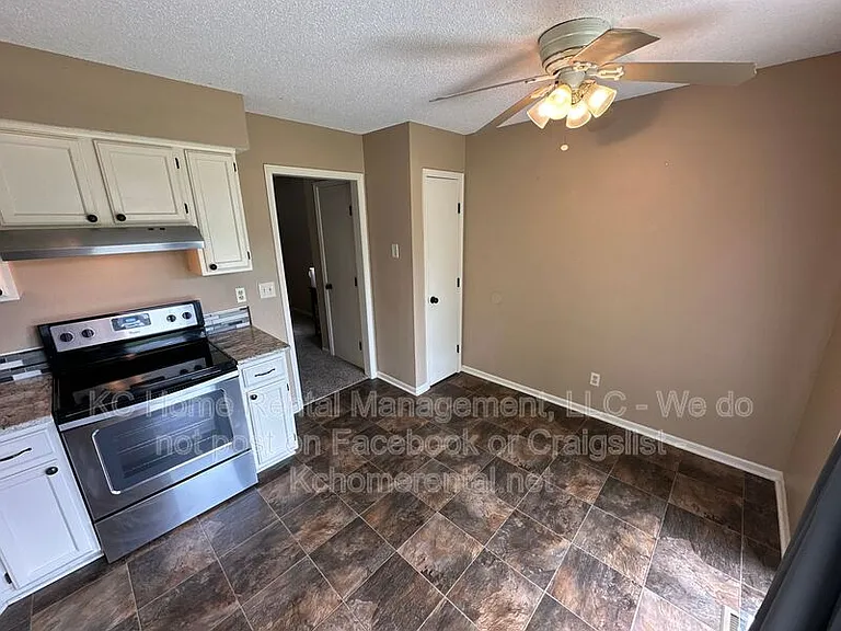 413 Lee Dr — Photo 7
