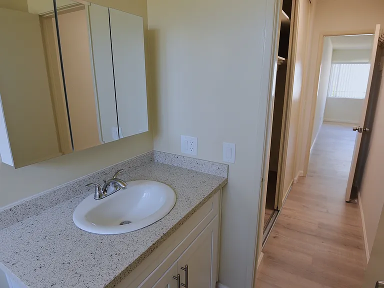 1015 E Lomita Ave #4 — Photo 7
