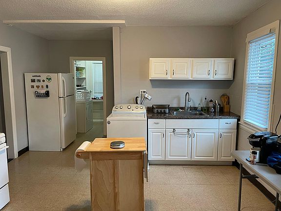 5th image of 29 City Ave #3