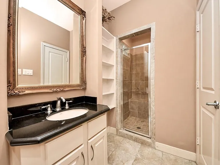 5217 Lillian St — Photo 18