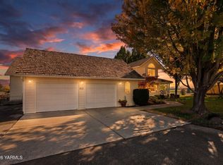 1521 Stein Rd, Yakima, WA 98908