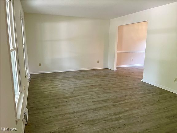 4th image of 405 Naples Dr