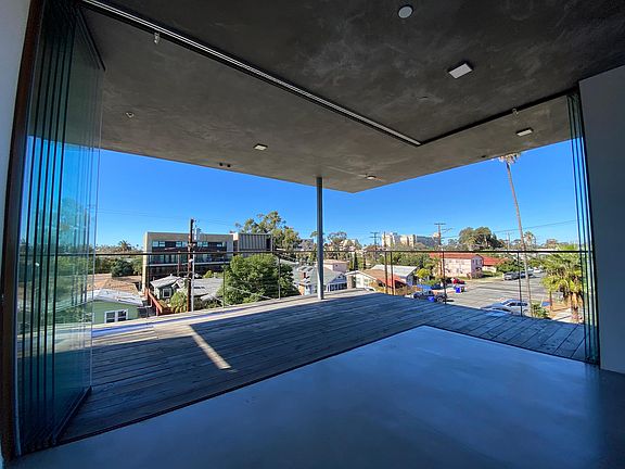 4th image of 3715 10th Ave #306