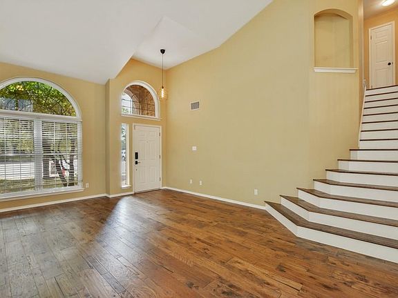 5th image of 15720 Ecorio Dr