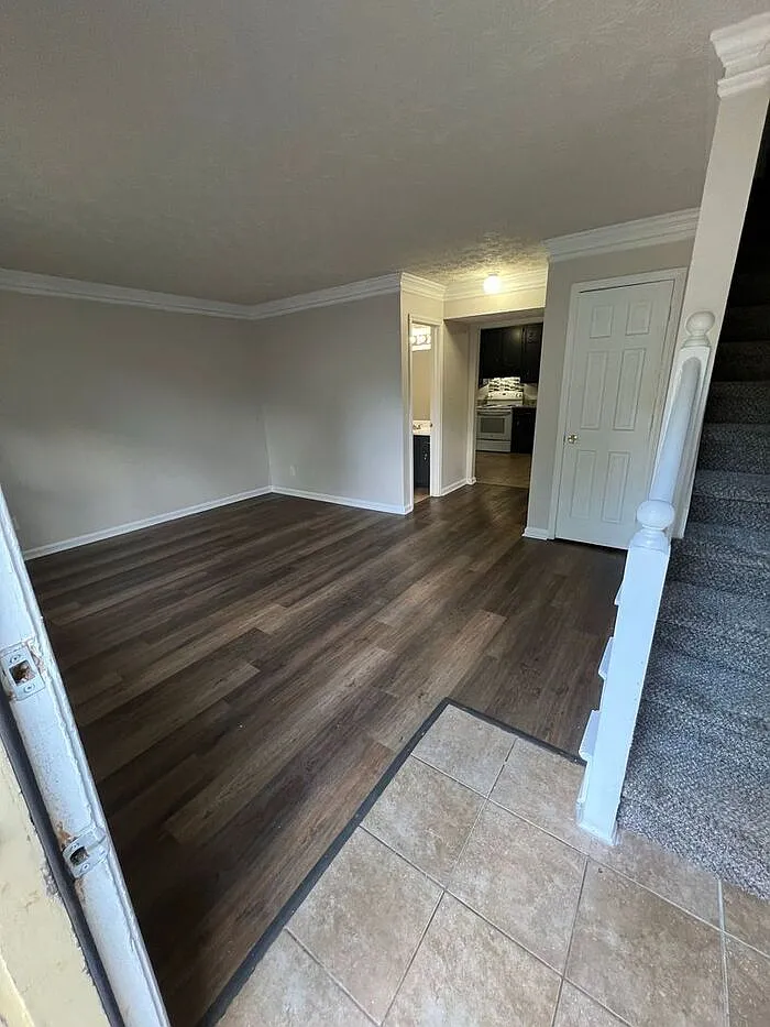 2 bed, 1.5 bath, 1200 sqft, $1,325 — Photo 3