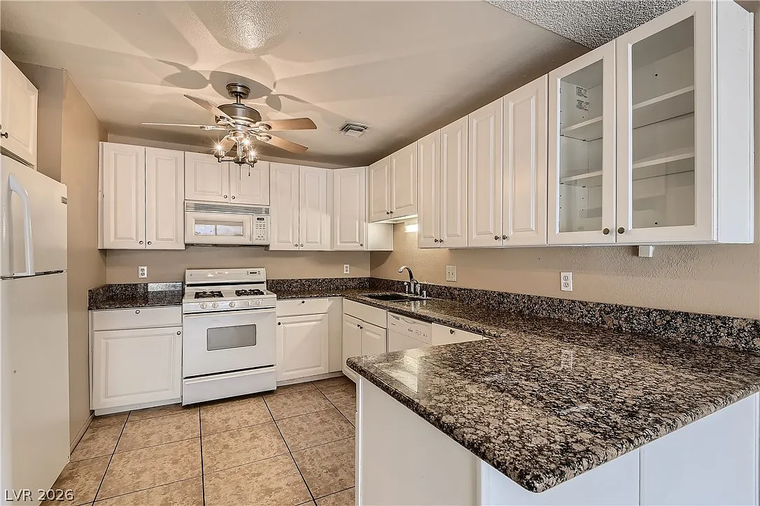 4 bed, 2.0 bath, 1519 sqft, $1,655 — Photo 4