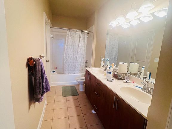 3rd image of 13957 Mansarde Ave