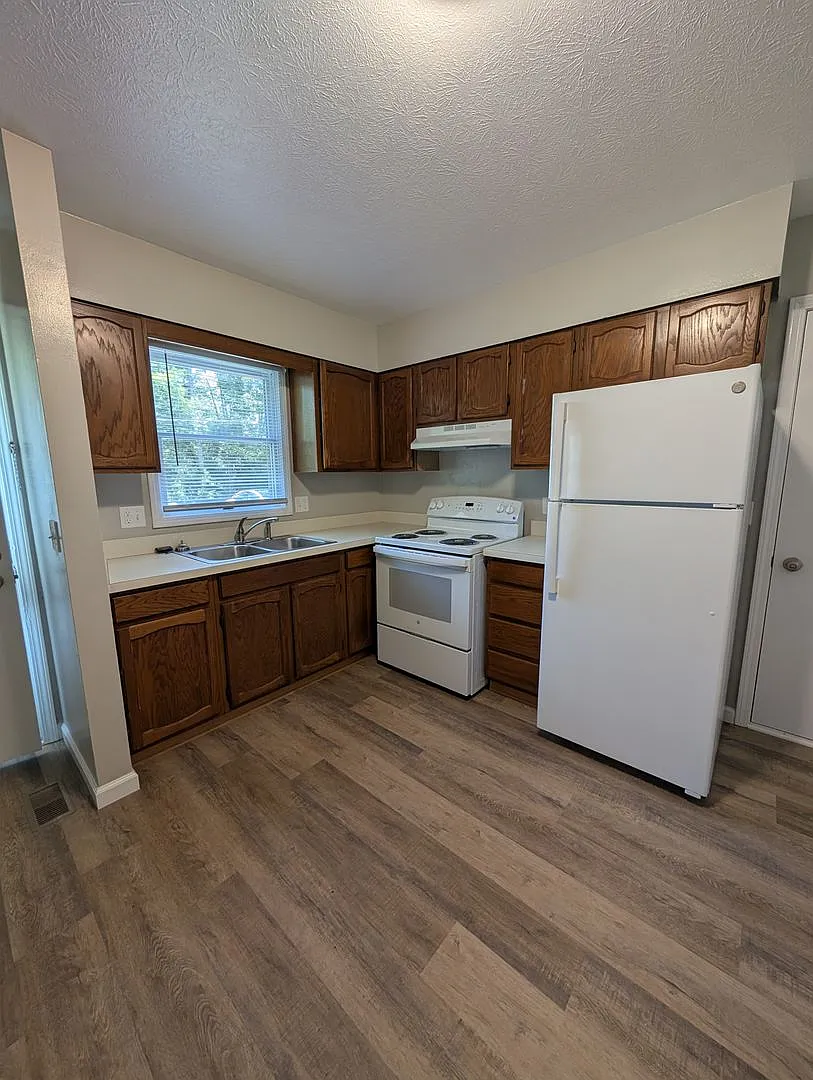 301 E. Palm Drive — Photo 2