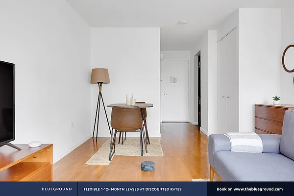 Rented by The Blueground | media 32