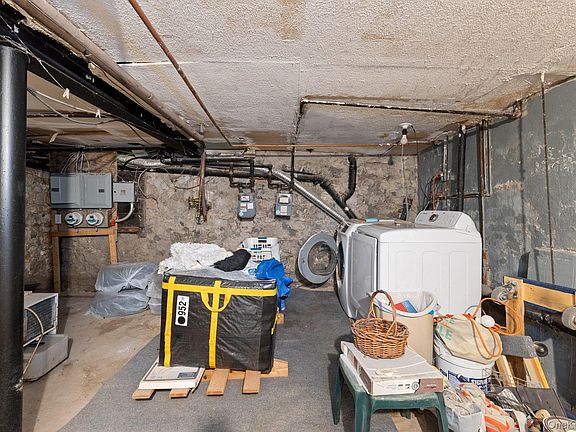 2nd image of 307 Quincy Street