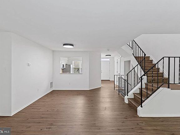 5th image of 6082 Majors Ln