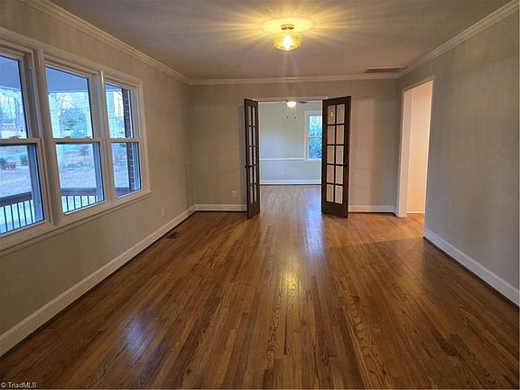 4th image of 207 Buttercup Dr