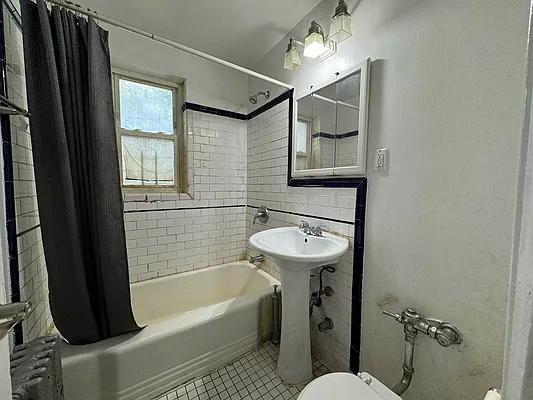 Rented by Hillel Realty Group | media 5