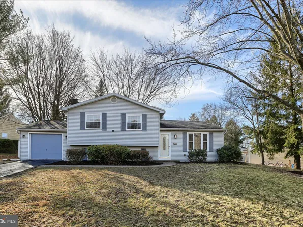 404 Nottingham Pl, Harrisburg, PA 17109