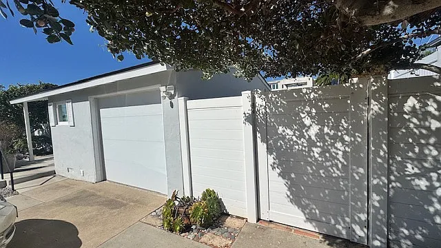 3 bed, 1153 sqft, $5,975 — Photo 3