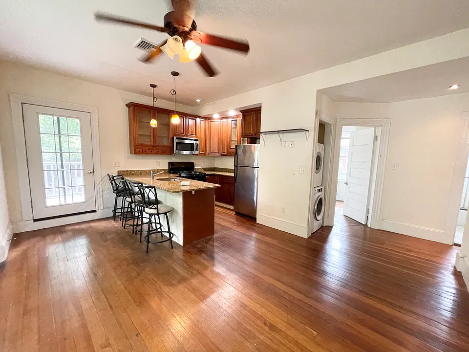 113 Hillside St #2