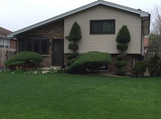 204 S Iowa Ave, Addison, IL 60101