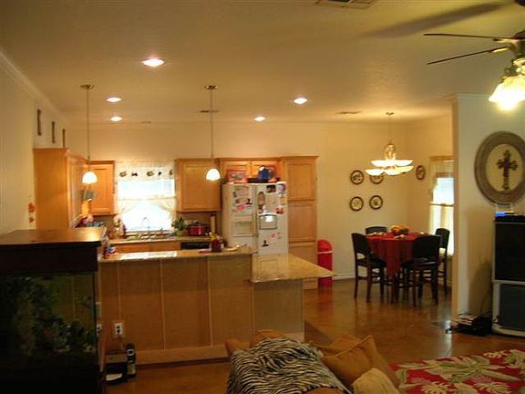 4th image of 1504 Claremont Cir