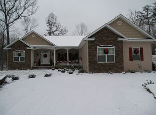 701 White Oak Rd, Monterey, TN 38574