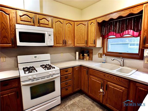 5th image of 610 Palmwood Ave