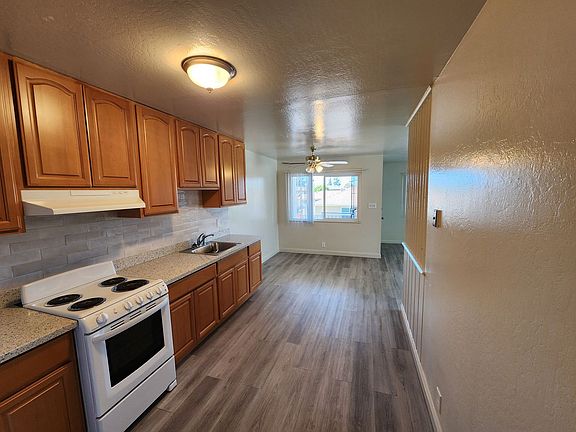5th image of 759 W Sunset Blvd #B