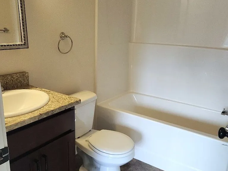 Kendal Court Apartments, 2 Bedroom, 1 Bathroom Apartments for Rent! — Photo 63