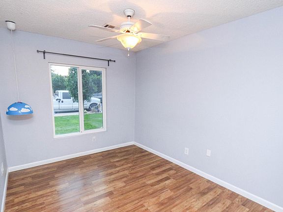 3rd image of 1742 E Isabella Ave