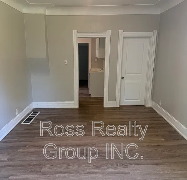 1418 Colburn St — Photo 2