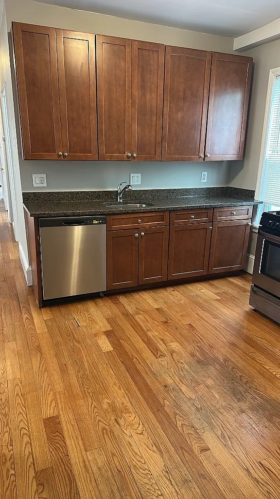 4 bed, 9999 sqft, $3,765 — Photo 1