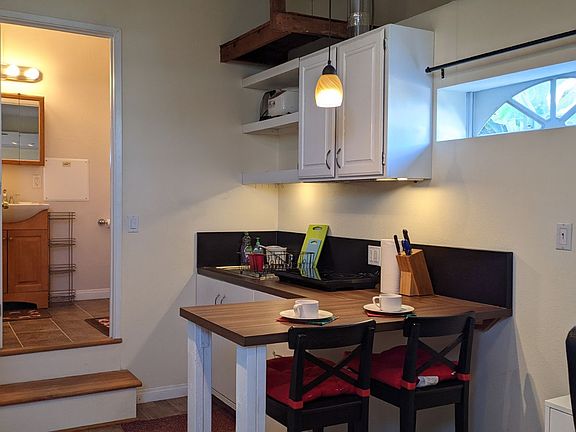 5th image of 3617 Martha St #2