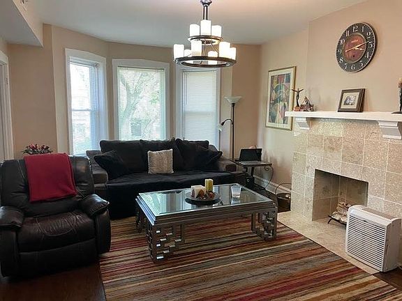 3rd image of 4848 N Winchester Ave #2