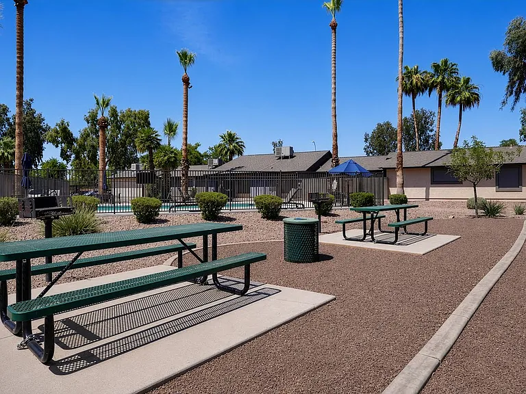 Falcon Glen Apartments — Photo 29